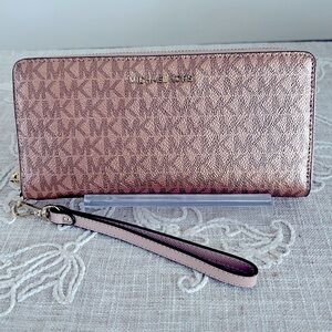 Michael Kors EUC Jet Set Rose Gold Metallic Continental Wallet/Wristlet